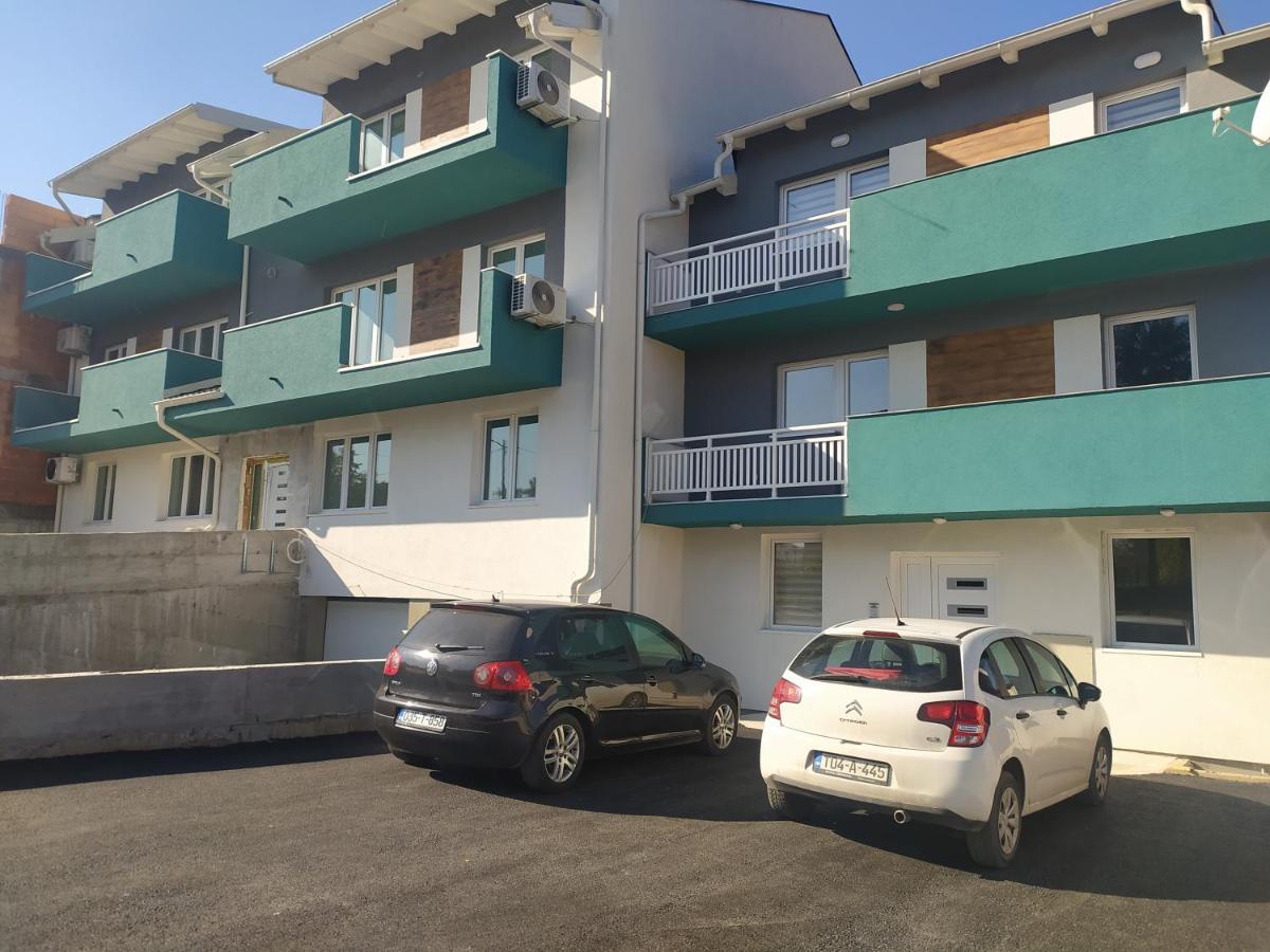 Stan Na Dan Elena Apartment Lukavica Exterior photo
